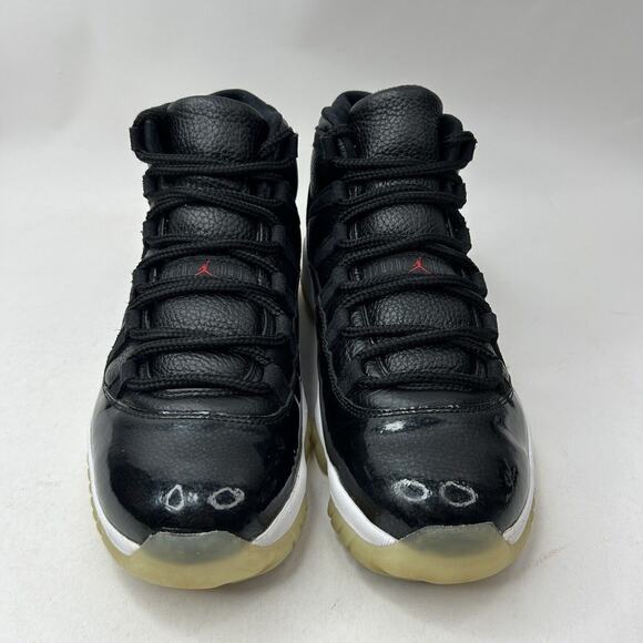 Athletic_Shoes